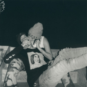 闷骚艳岳的婬乱生活视频
