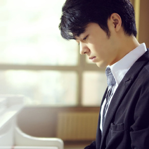 闷骚艳岳的婬乱生活视频
